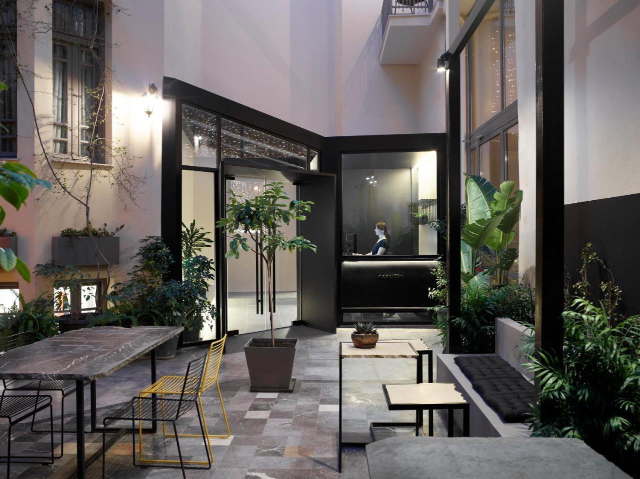 Innathens Exterior photo